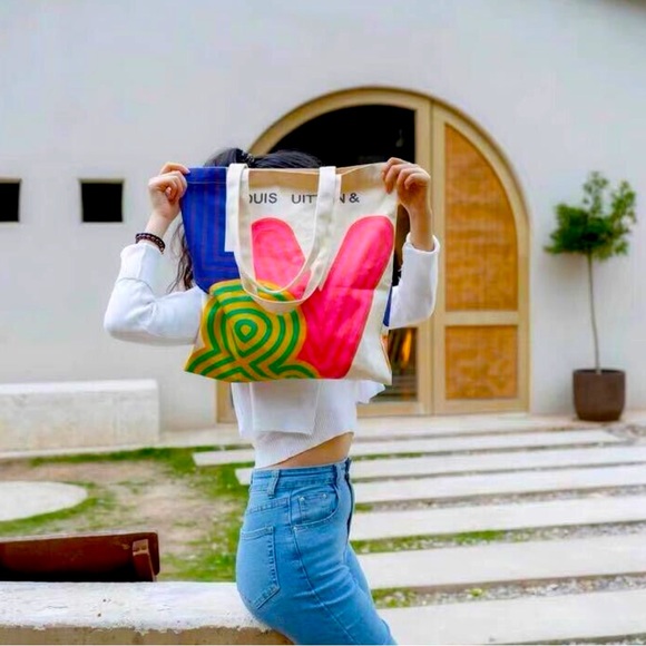 LOUIS VUITTON Limited
Edition Canvas Eco Tote Shinsen
Exhi… - Picture 4 of 10